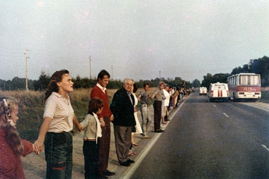 Liepājas muzejs aicina izstāstīt savu Baltijas ceļa stāstu