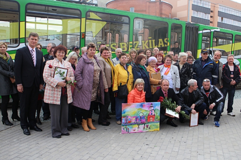 Ar tradicionālo goda braucienu svin tramvaja jubileju