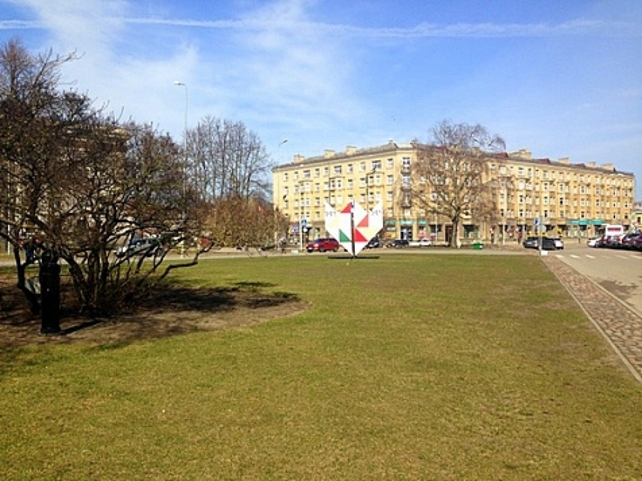 Ilze Vainovska: Par olām Kurzemes skvērā