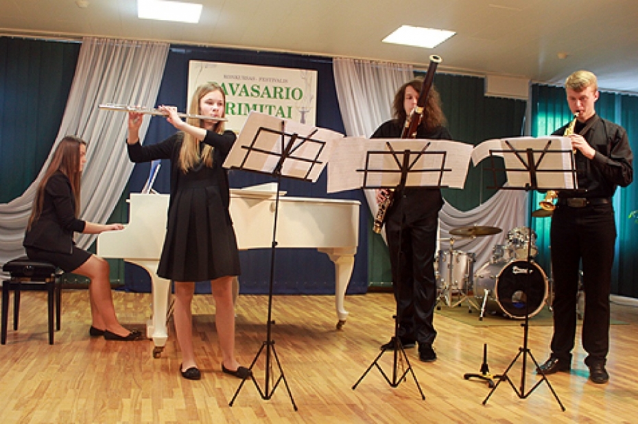 Mūzikas vidusskolas ansamblim "Grand Prix" Pluņģē