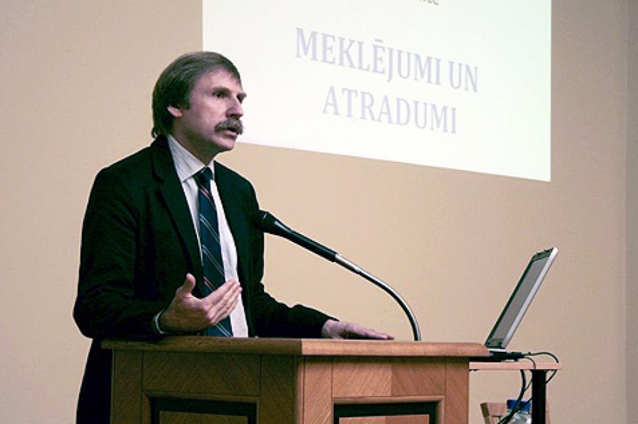 Benedikts Kalnačs saņem Baltijas zinātņu akadēmiju medaļu