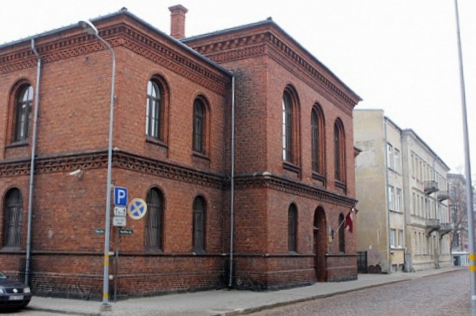 Notiks pikets pret "nesamērīgi maigo" spriedumu pedofiliem