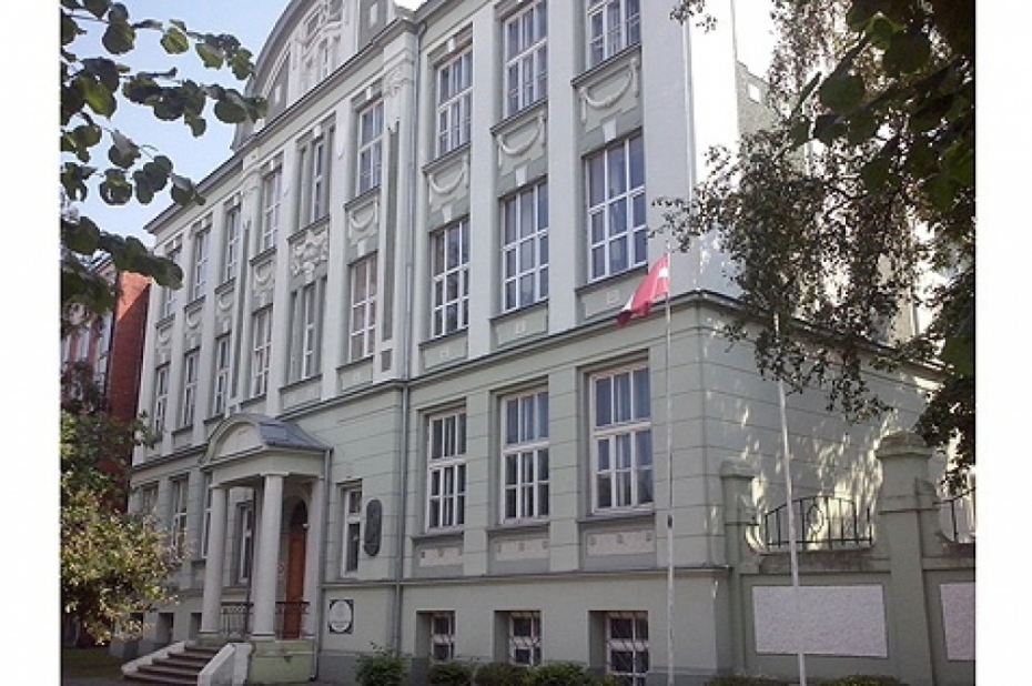 Uzskata par nelikumīgiem ziedojumus jūrniecības koledžai