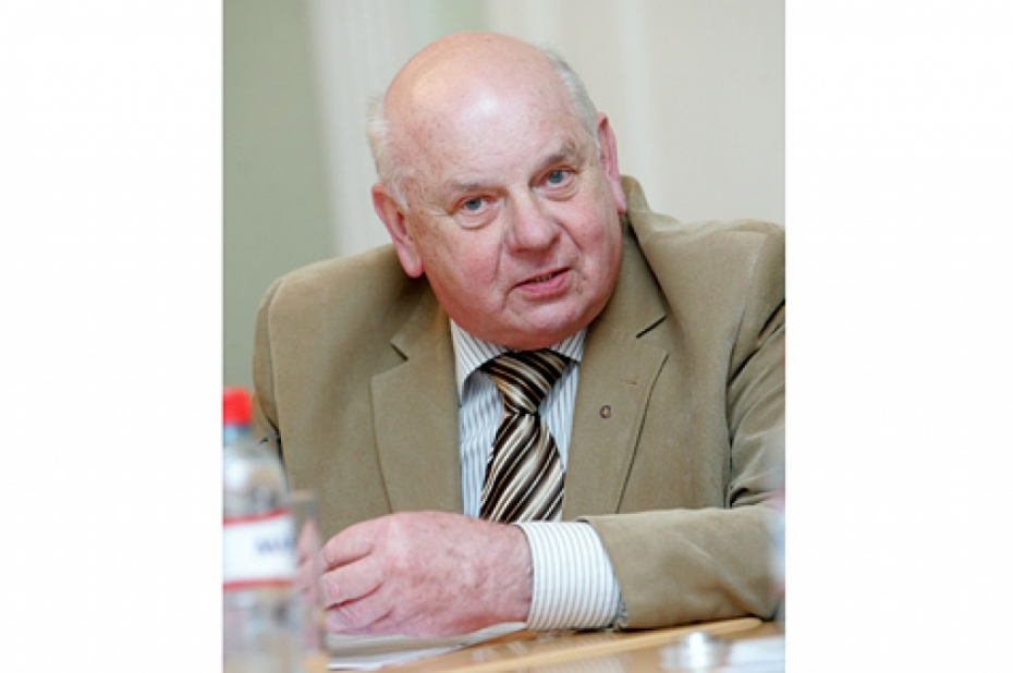 80 gadu jubileju svin pedagogs Ivars Virga