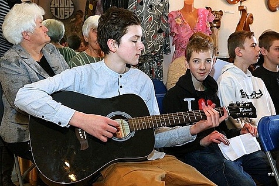 Politiski represēto klubā atceras izsūtītos