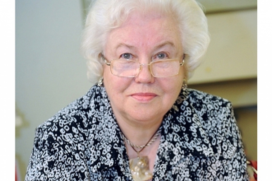 75 gadu jubileju svin rakstniece, žurnāliste Monika Zīle