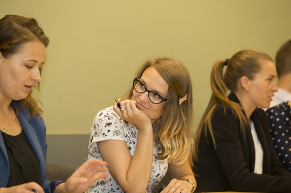 Izglītības pārvaldē sumina jaunos pedagogus