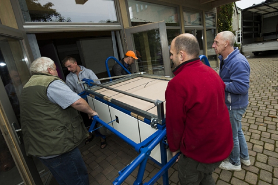 Skola saņēmusi unikālu sietspiedes iekārtu