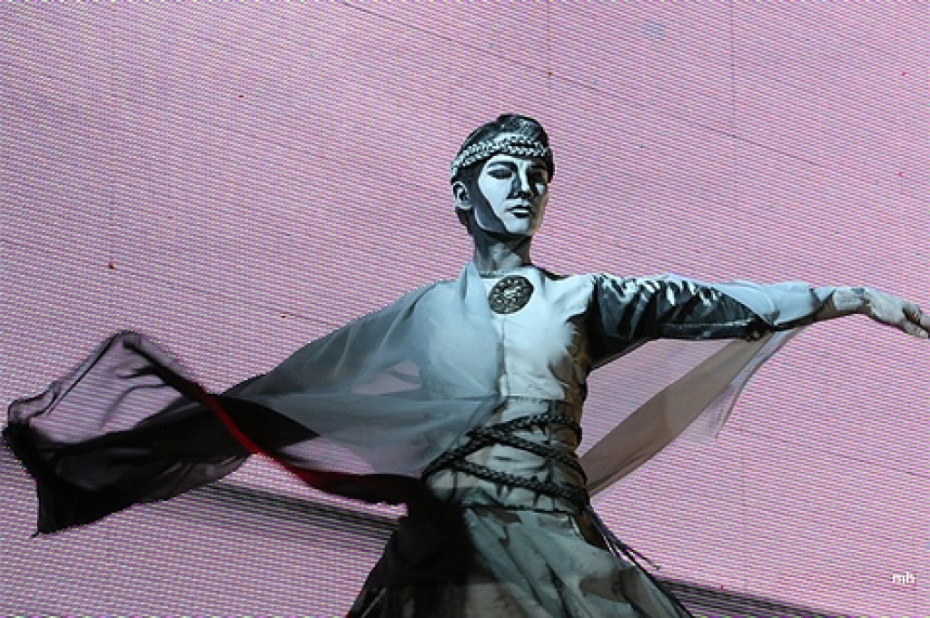 Valsts svētki nosvinēti ar koncertu un salūtu (galerija)