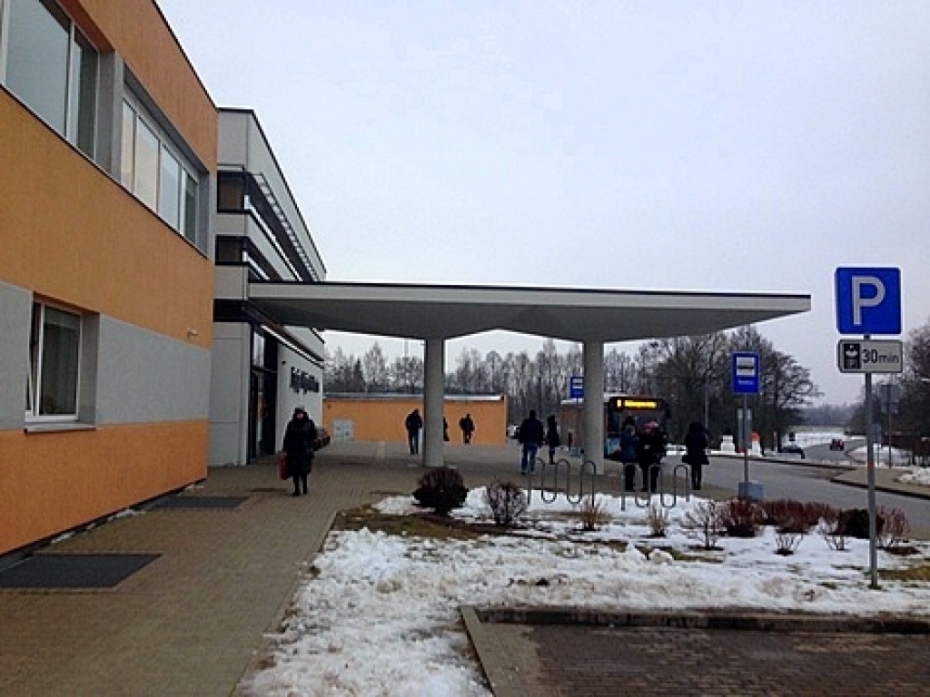 Reģionālā slimnīca: divi ārsti, divas nodaļas, divas attieksmes