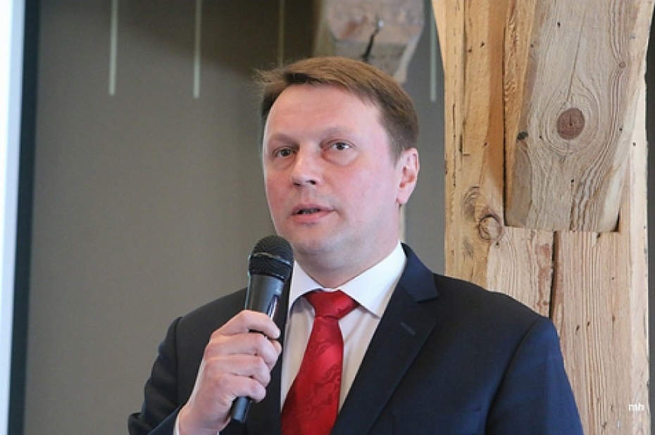Pašvaldību vēlēšanās kandidē astoņi Saeimas deputāti