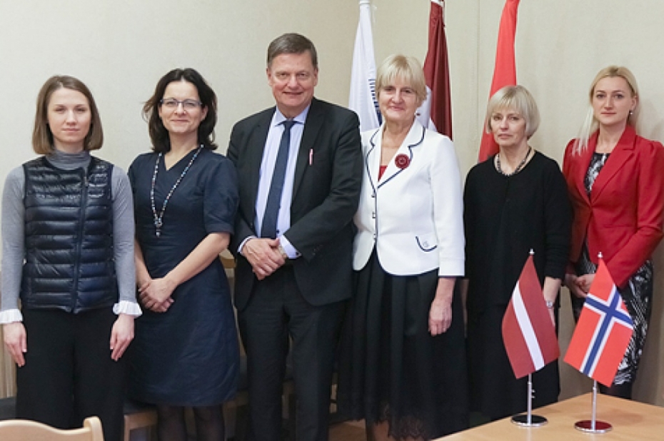 Norvēģijas vēstnieks interesējas par jauno mediju mākslu