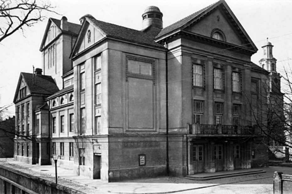 Jaunsleinis: Latvieši uz vācu skatuves. Kas to būtu domājis?!