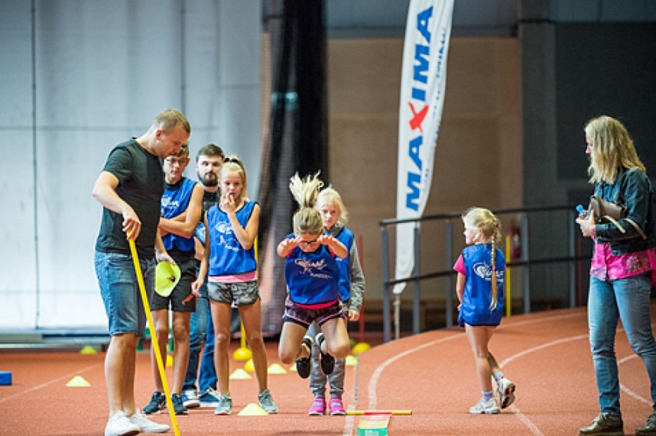 Arī Liepājā apgūst programmu "Bērnu vieglatlētika"