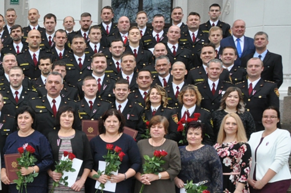 VUGD Liepājā svinīgi pasniedz 157 apbalvojumus