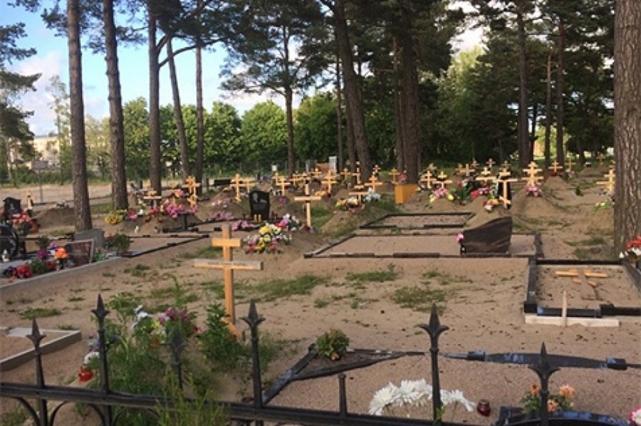 Atceļ vienreizējo maksu par kapavietu