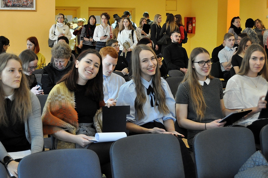 Aizvadīta 10.–12. klašu skolēnu zinātniskās pētniecības darbu konference