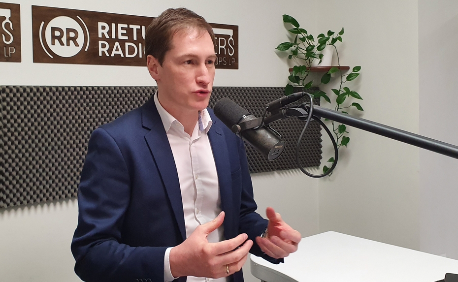 Uldis Hmieļevskis stāsta par Karostas industriālā parka un “Liepājas metalurga” teritorijas attīstību