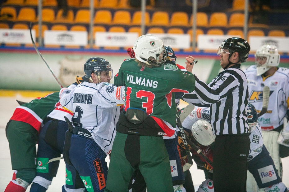 Liepājas hokejisti piekāpjas un zaudē OHL līdera godu