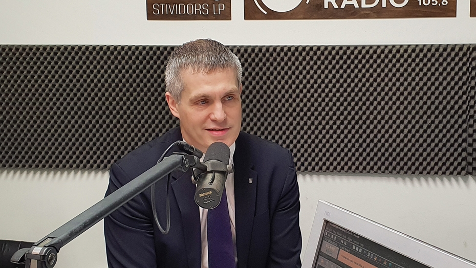 Atis Deksnis stāsta par pašvaldības atbalstu kultūras pasākumu rīkošanai Liepājā