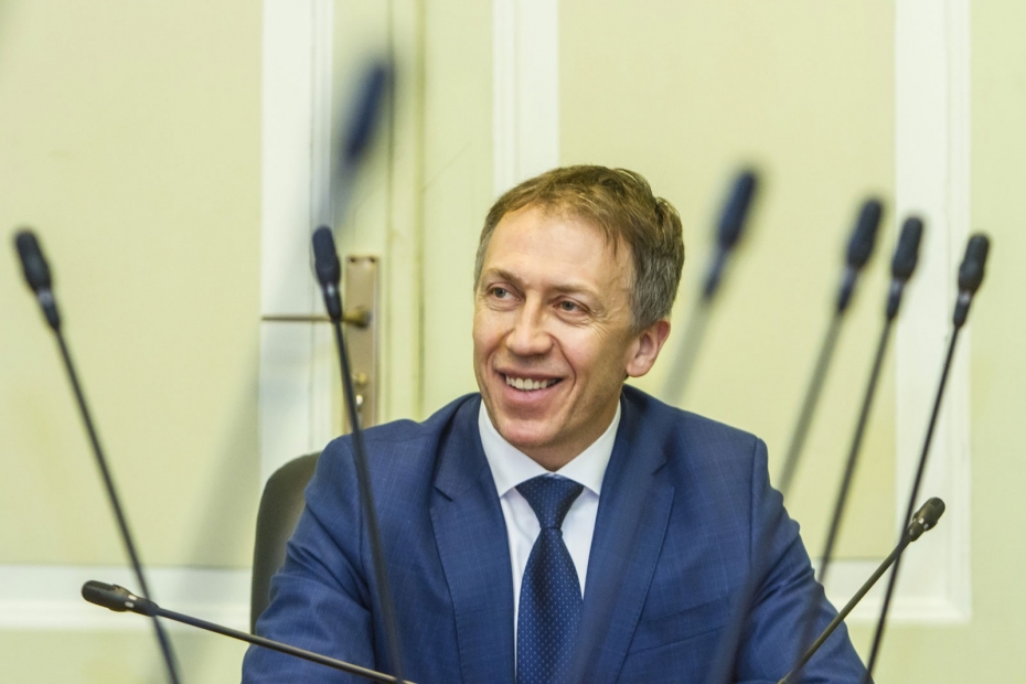 Domes priekšsēdētājam atļauj savienot vairākus amatus