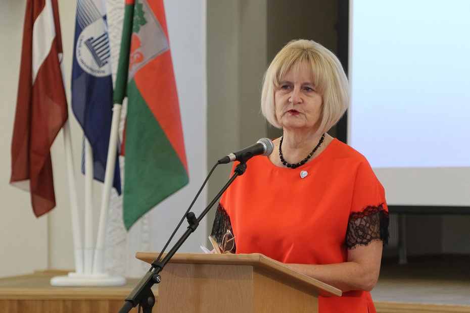 Lai izvairītos no "Covid-19", LiepU rektore aicina atteikties no ceļojumiem
