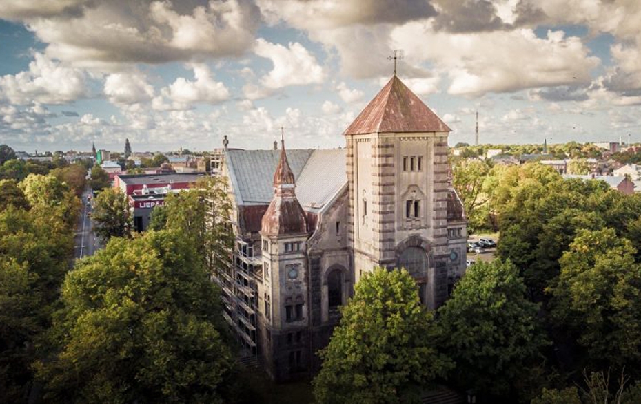 Lutera baznīcai 70 000 eiro jumta nomaiņai, Sv. Trīsvienības katedrālei šoreiz nekā