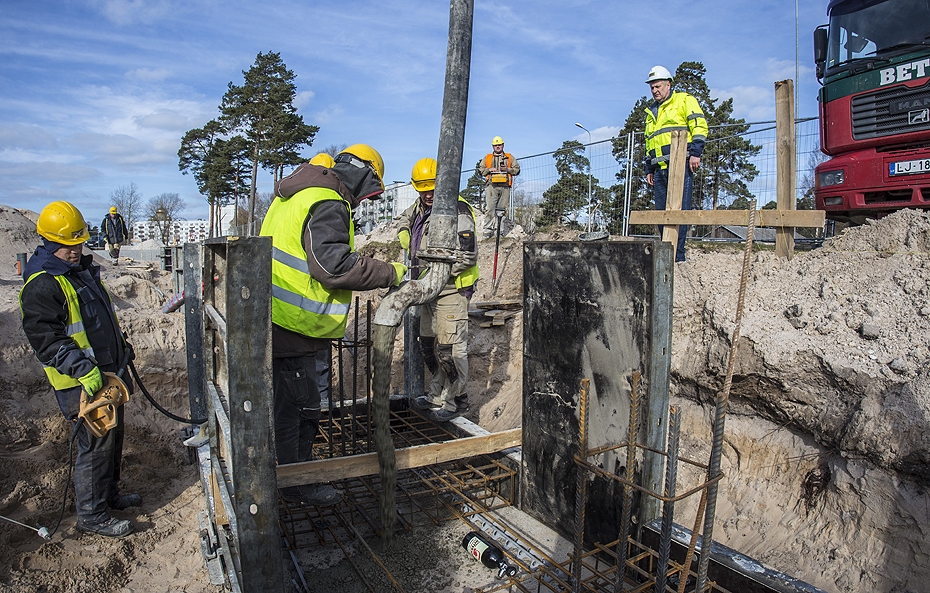 "Interspiro Production" jaunās ražotnes pamatos Karostā iemūrē laika kapsulu