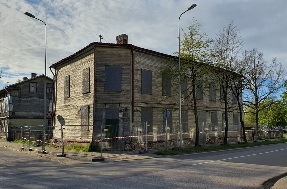 Lasītājs: Kur man likties ar bērnu ratiem?