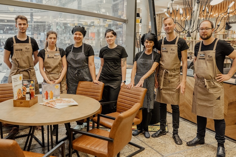  "Tiamo grupa" svinīgi atklāj savu pirmo "Čili Pizza" Rīgā