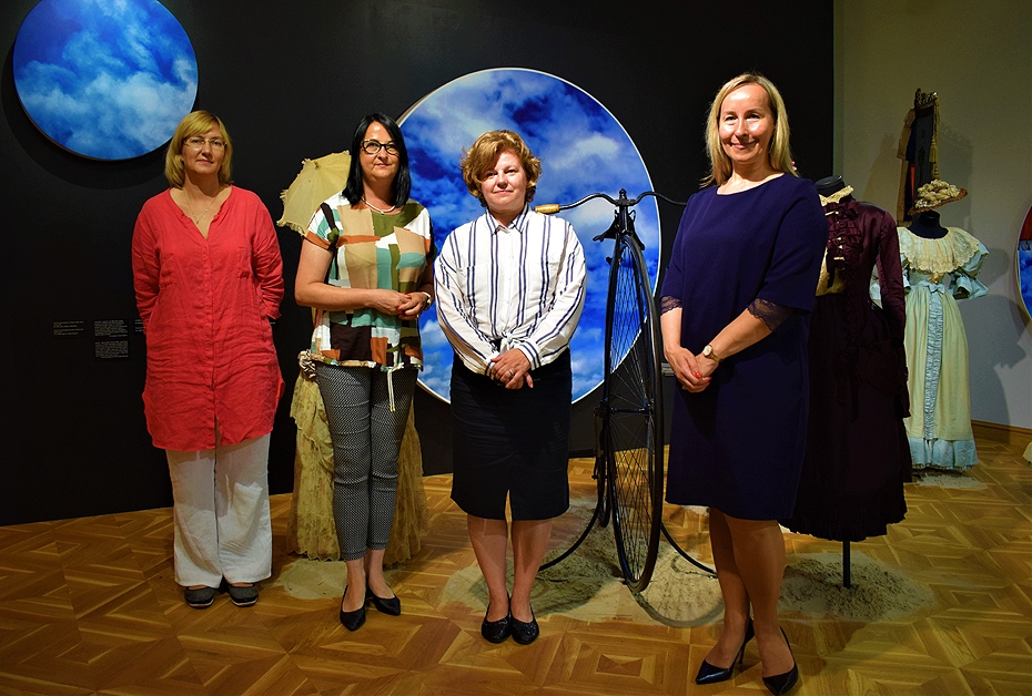 Liepājas muzejā viesojas Latvijas vēstniece Spānijā