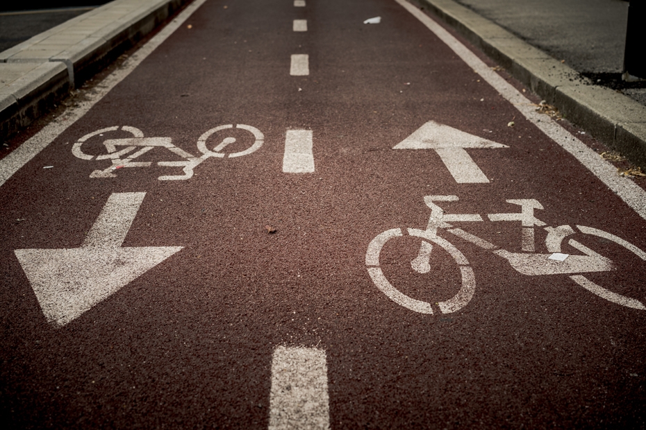  Vāc parakstus par asfalta velotrases izvedi Karostā
