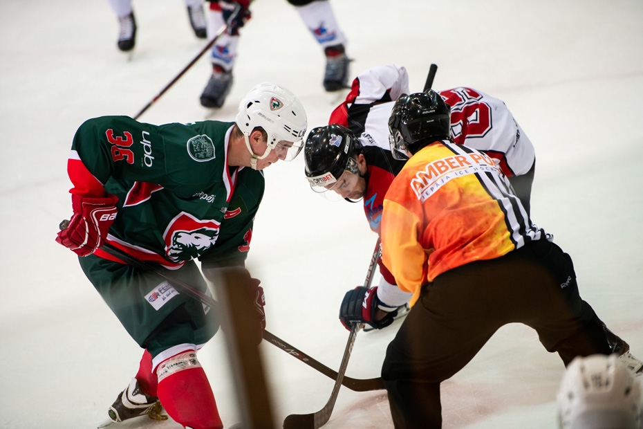 Liepājā jau sesto gadu notiek hokeja turnīrs "Amber Puck"