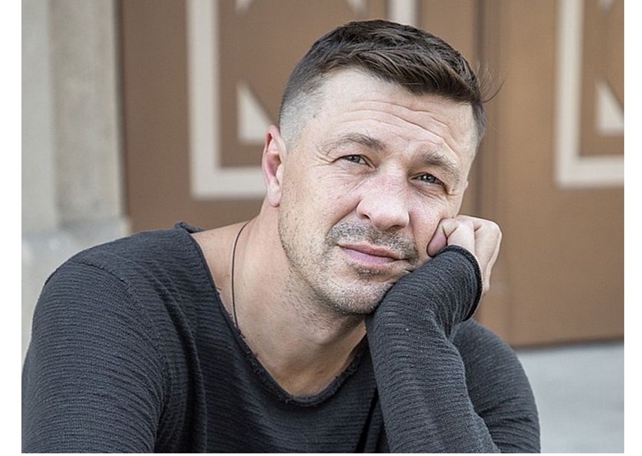 La.lv: "Aizklapēsiet ciet teātri, taisīsiet sarkano lukturu māju?"