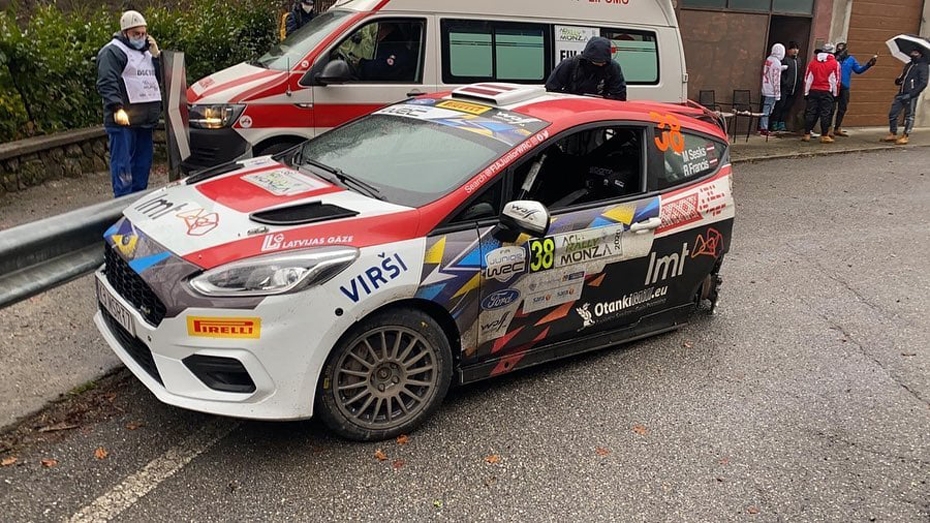 Cīņā par JWRC čempiona titulu Sesks/Francis piedzīvo avāriju 