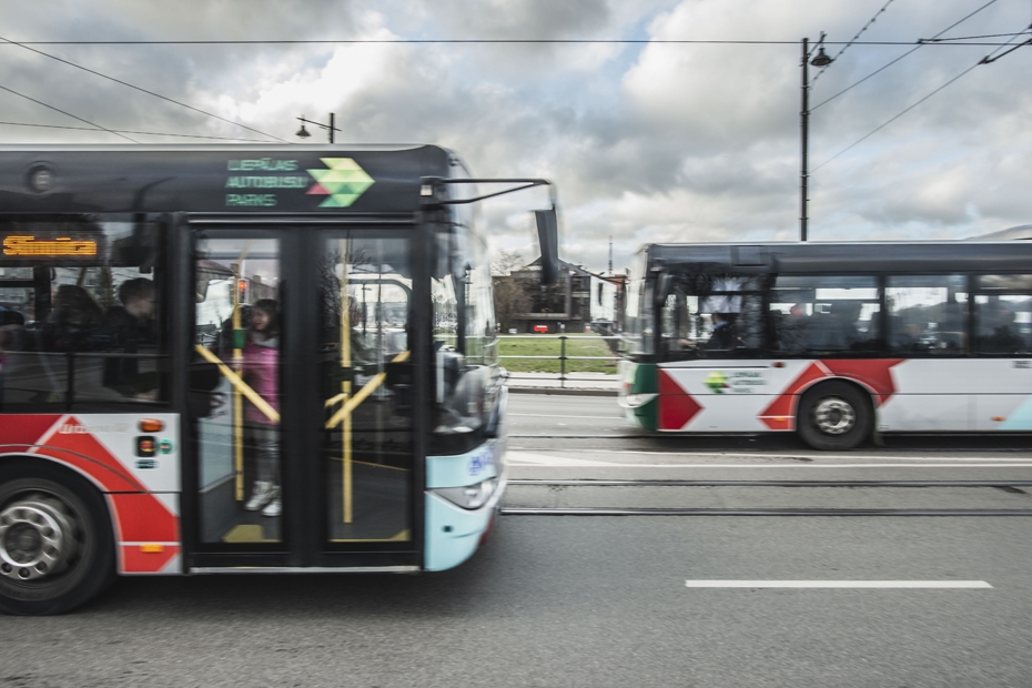 Skolēnu ekspreši nekursēs vēl divas nedēļas