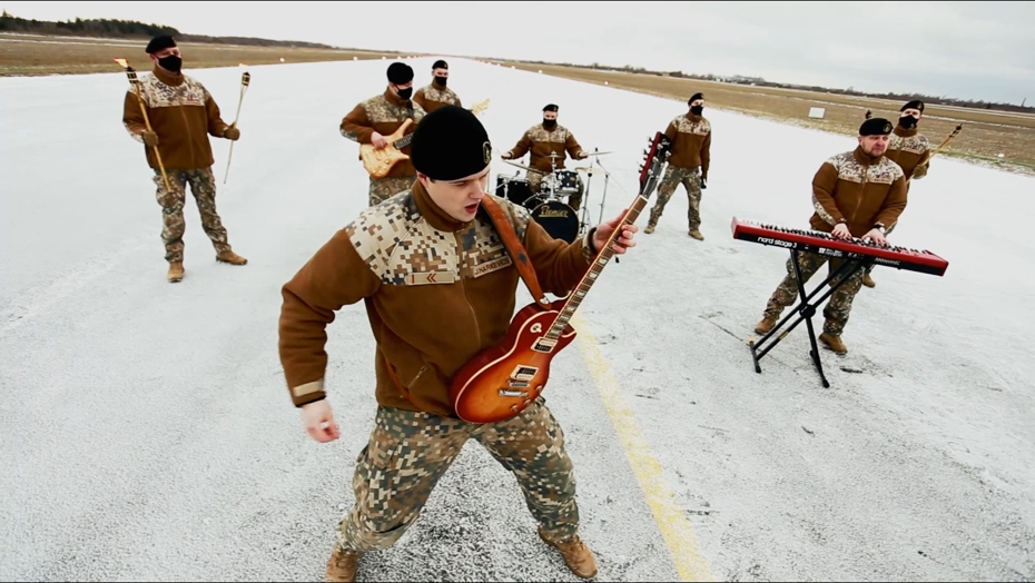 Jūras spēku orķestris nāk klajā ar singlu un Liepājā filmētu videoklipu