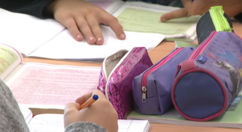  Lsm.lv: Tūkstošiem skolēnu draud pagarinātais mācību gads