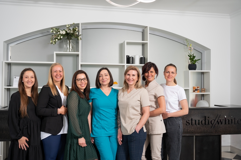  Liepājā durvis ver Rūtas Dreimanes zobārstniecība "Studio White"