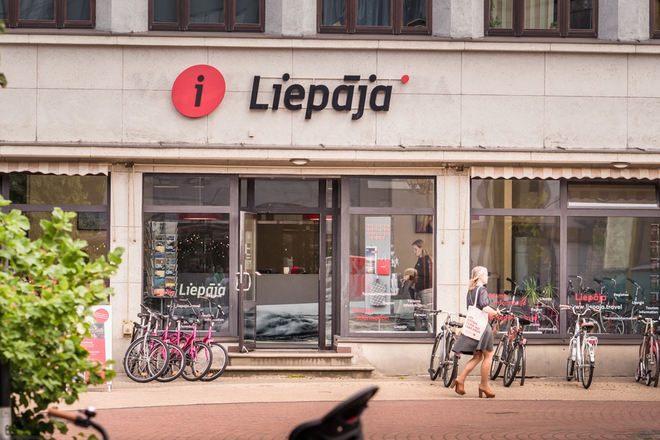 Tūrisma informācijas birojs atzīts par gājējiem draudzīgu uzņēmumu