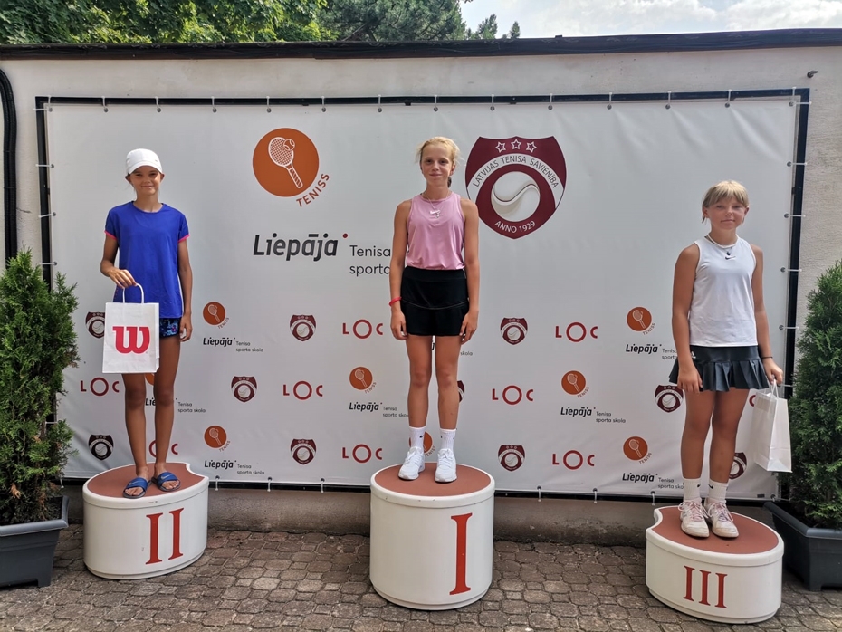  Liepājā aizvadīta "Sudraba Wilson balvas izcīņa" tenisā