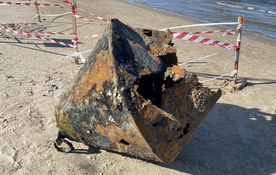 Liepājas ostas akvatoriju turpina attīrīt no padomju militārā mantojuma