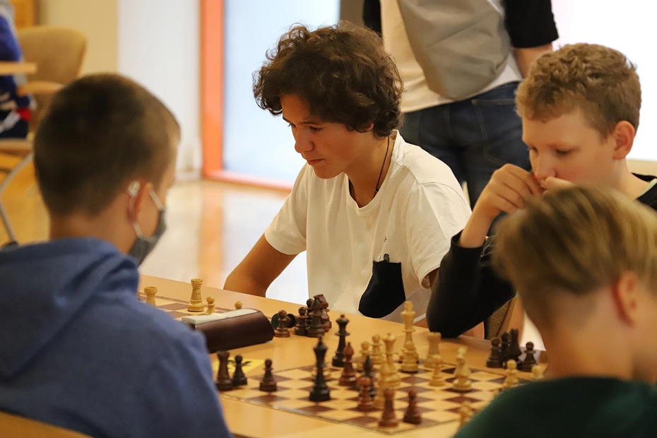 Šaha festivālā "Baltic Youth Open" dominē Kuldīgas jaunie šahisti