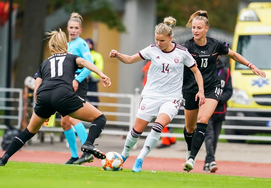 Latvijas futbolistes Liepājā kapitulē PK kvalifikācijas ievadā