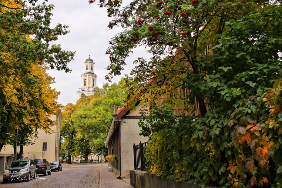 Oktobra sākumā kļūs nedaudz siltāks un vējaināks