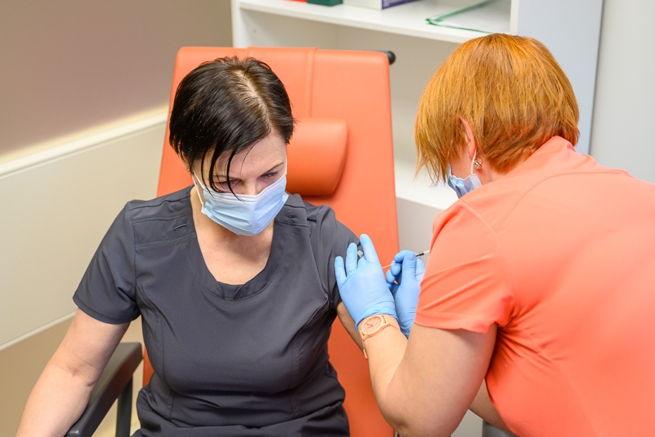 Liepājas pašvaldībā vakcinējušies 90 procenti darbinieku