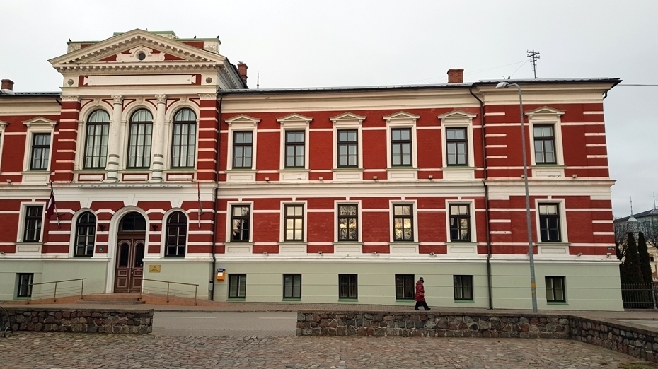 Par ko spriedīs un lems domes pastāvīgajās komitejās