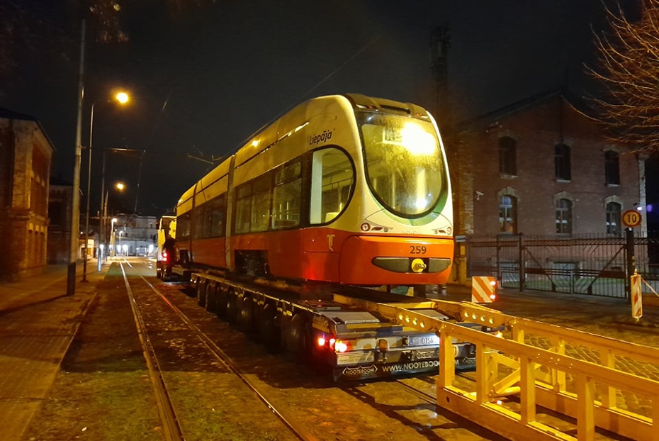  Liepājā jau desmit jaunie zemās grīdas tramvaji