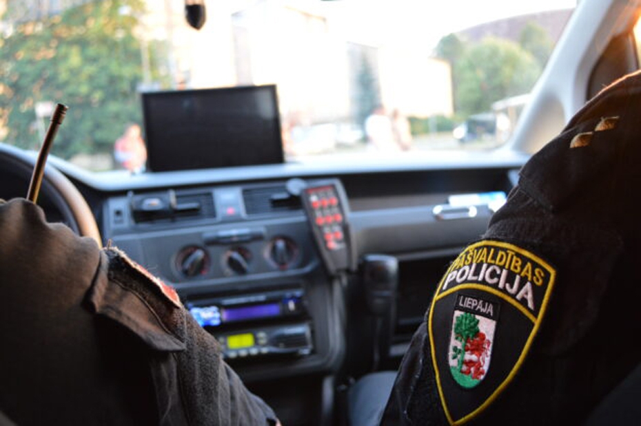 Piešķir piemaksas pašvaldību policistiem par darbu "Covid–19" laikā, arī Liepājā