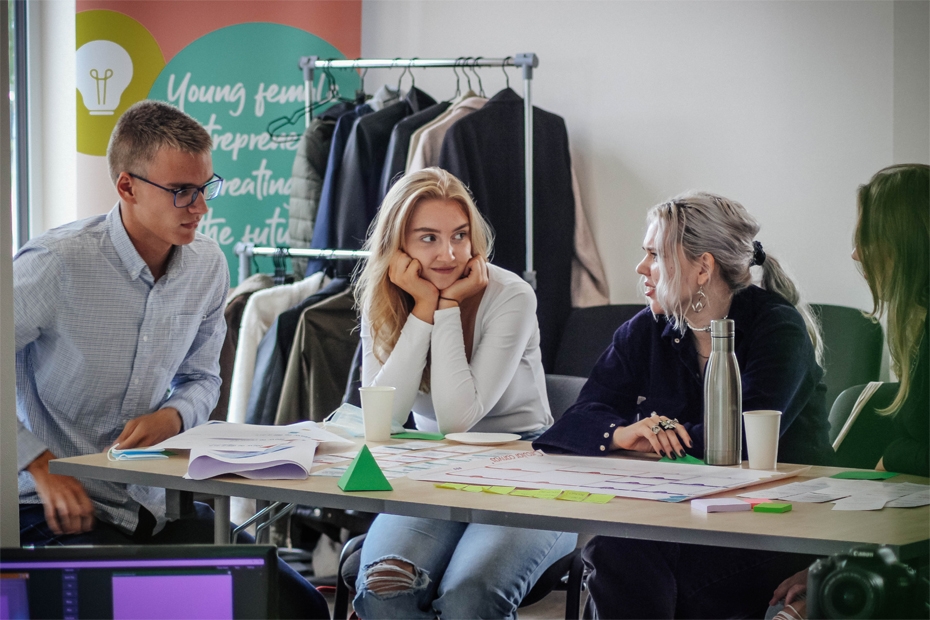 "Impact Hub Liepāja" aicina uz diskusiju un spēļu vakaru "Finanšu prātība"